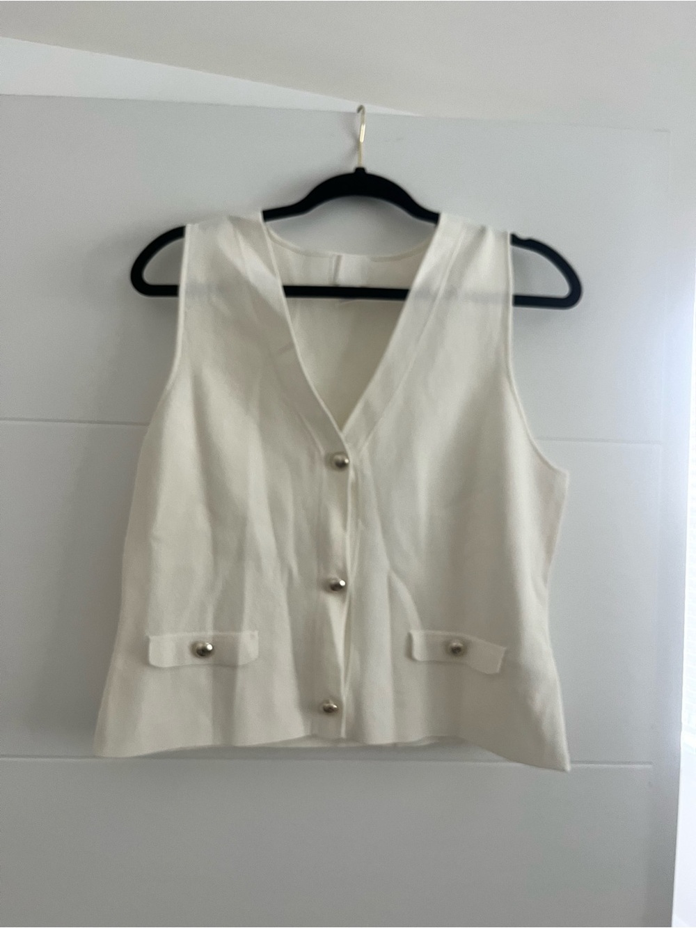H&M Cream Button-Front Sleeveless Vest